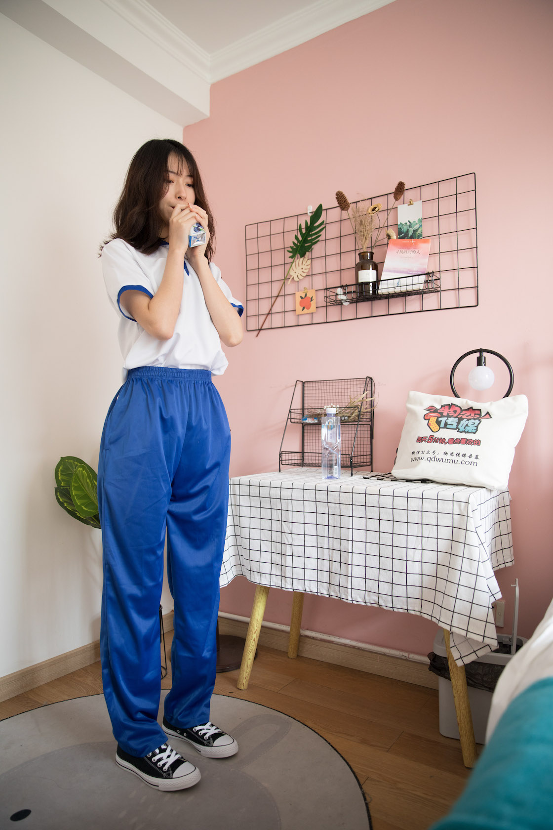 资讯|物恋传媒 &#8211; NO.299期 《猫耳》 校服，匡威帆布鞋，棉袜，裸足