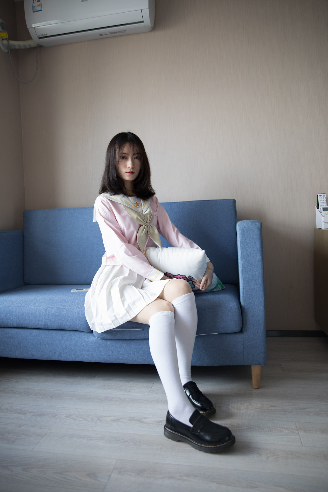 物恋传媒 - NO.358期 《猫耳》 JK制服，皮鞋，及膝袜，肉丝
