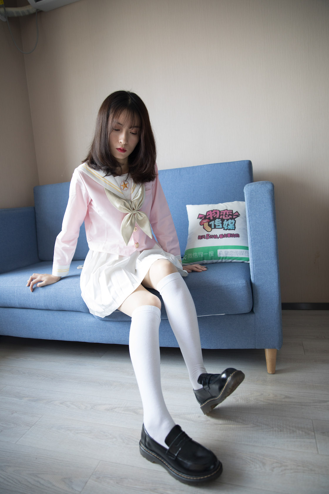 物恋传媒 - NO.358期 《猫耳》 JK制服，皮鞋，及膝袜，肉丝