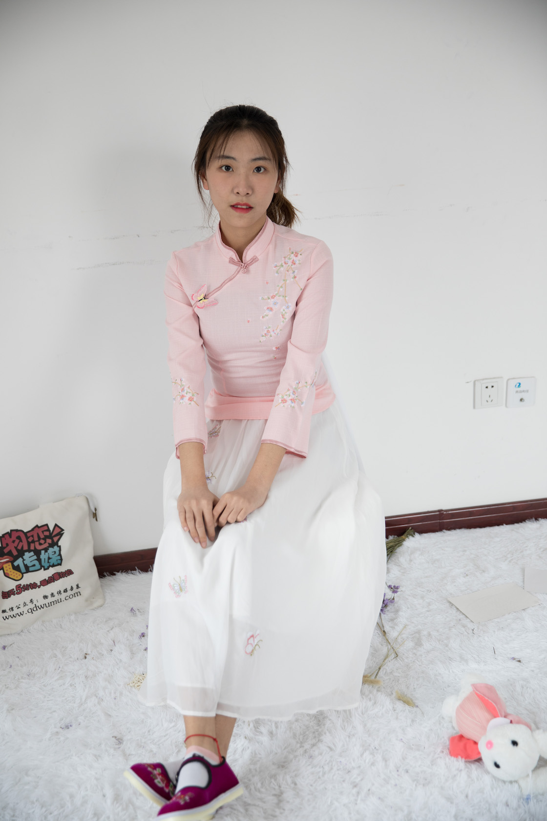 物恋传媒 - NO.385期 《elise》 汉服，布鞋，棉袜，裸足