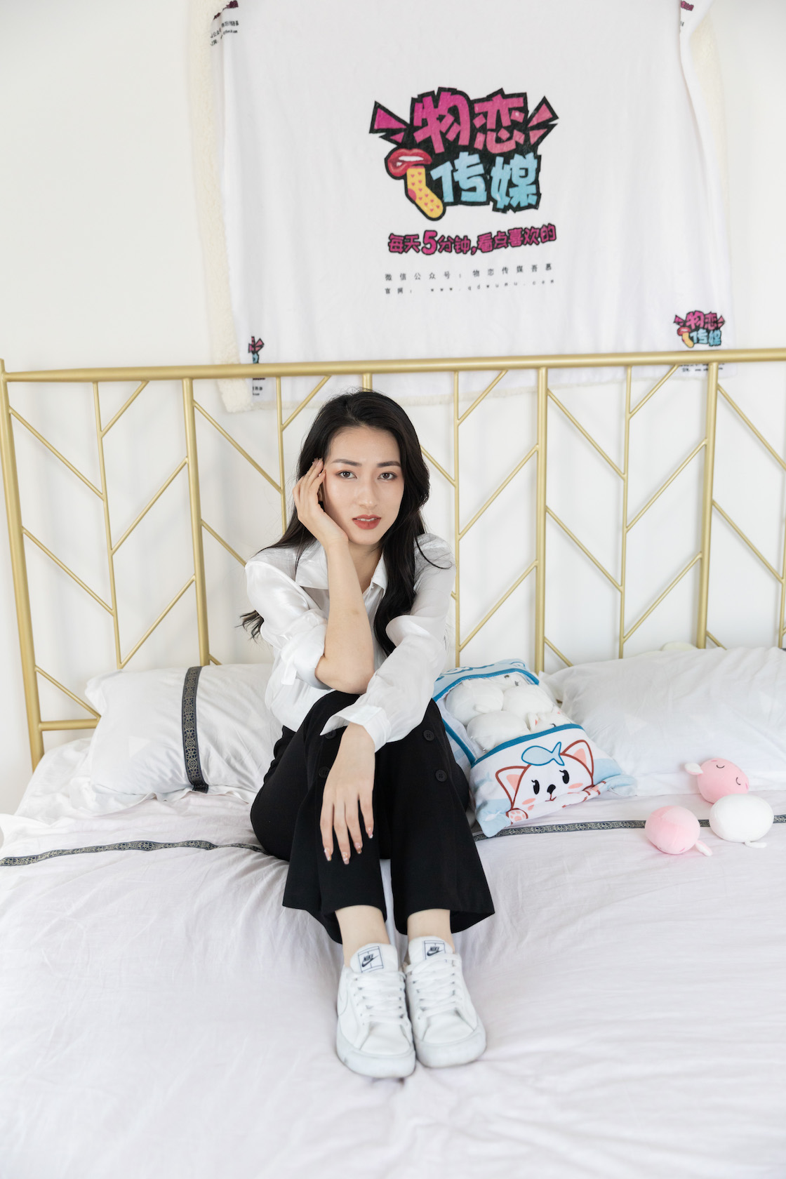 资讯|物恋传媒 &#8211; NO.801期 《小茶》 板鞋，白棉袜，裸足