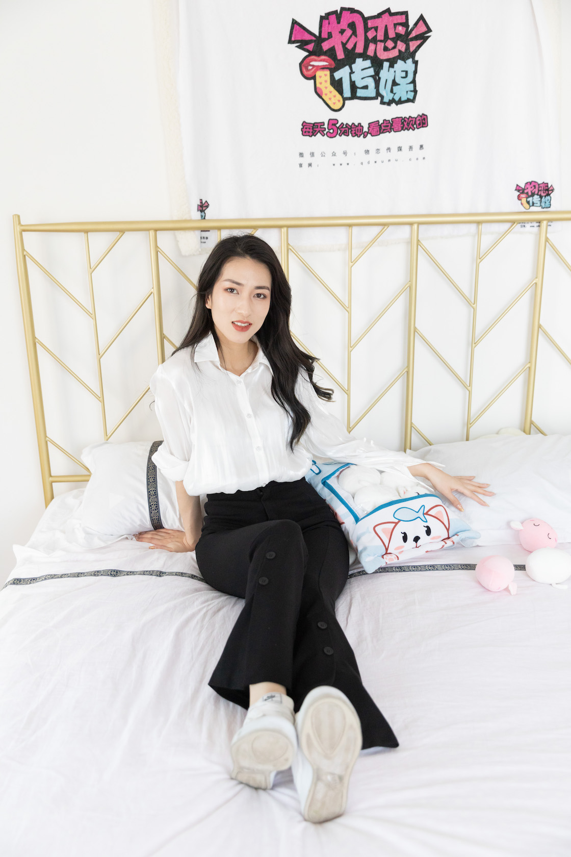 资讯|物恋传媒 &#8211; NO.801期 《小茶》 板鞋，白棉袜，裸足