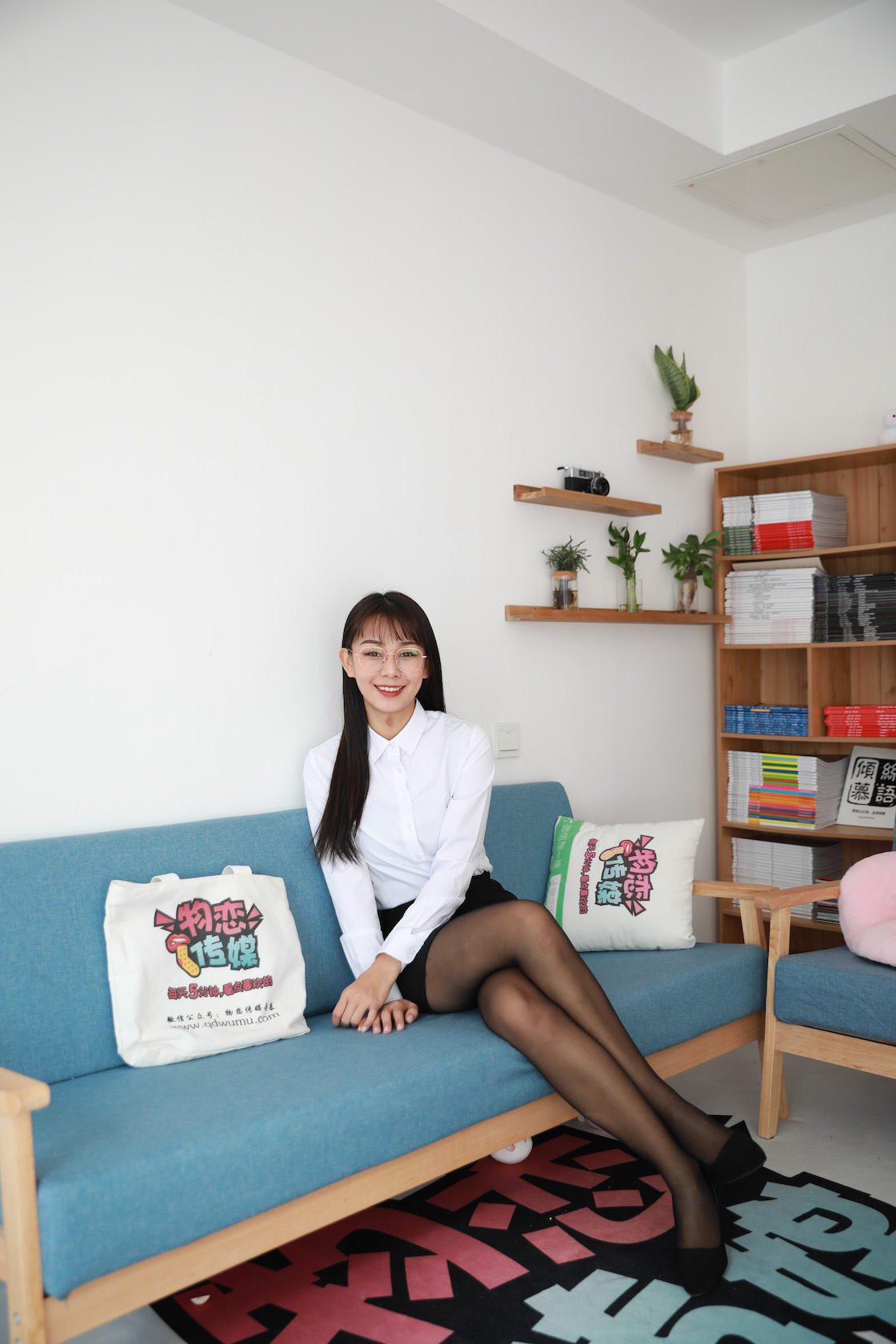 物恋传媒 - NO.786期 《岚岚》 OL制服，高跟鞋，黑丝
