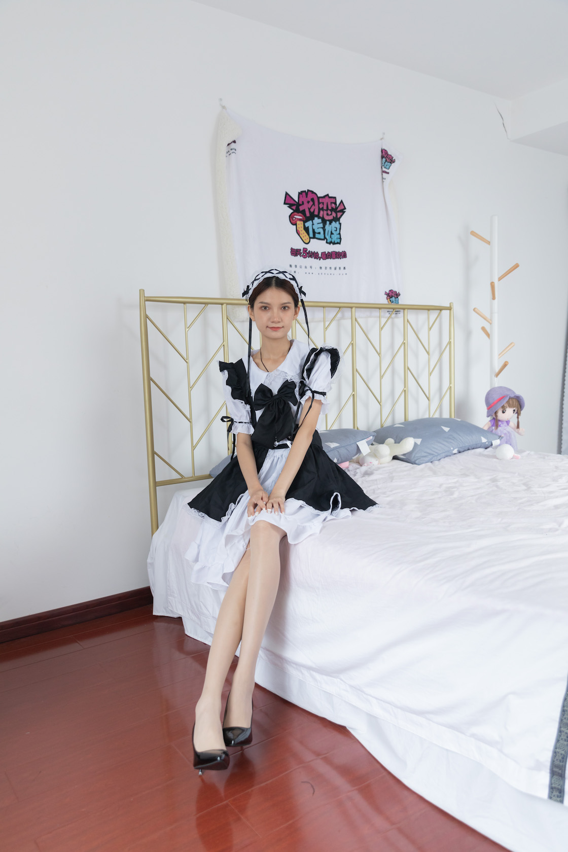 资讯|物恋传媒 &#8211; NO.826期 《想想》 女仆装，高跟鞋，连裤肉丝，连裤白丝，过膝黑丝，过膝白丝，过膝肉丝，过膝粉色丝