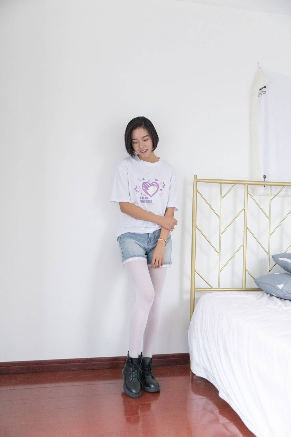 资讯|物恋传媒 &#8211; NO.905期 《小飞》 马丁靴，白丝