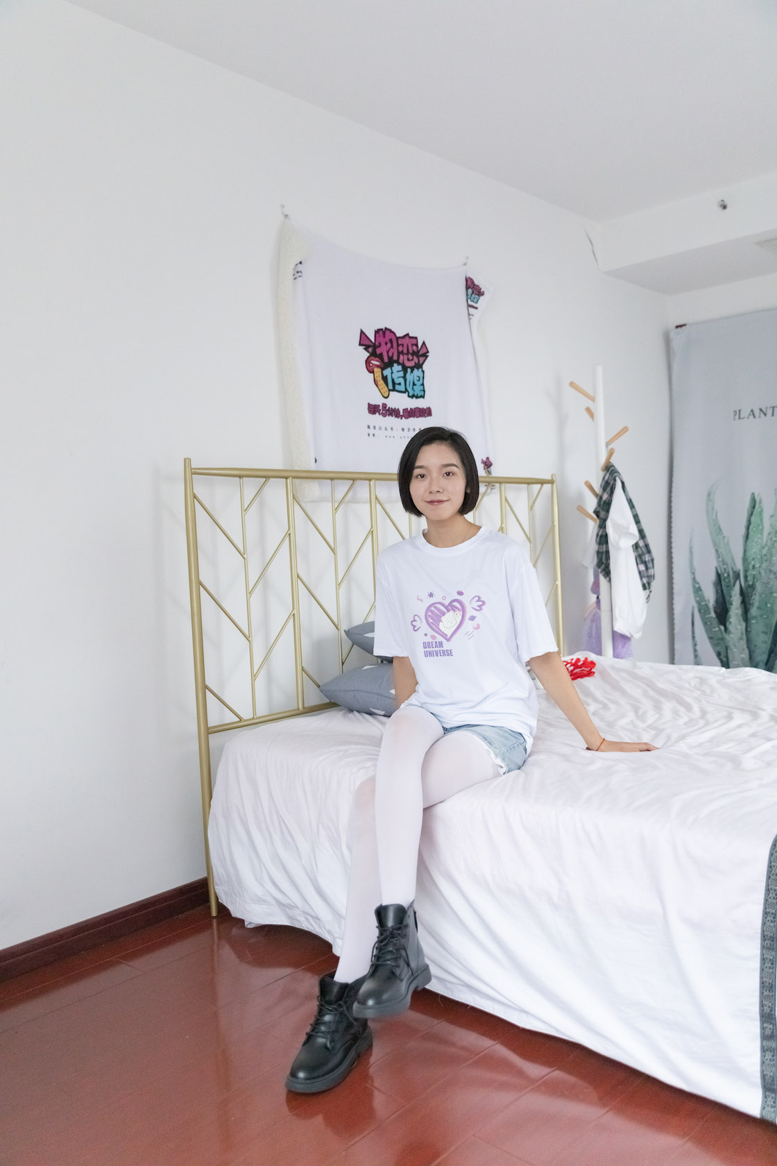 资讯|物恋传媒 &#8211; NO.905期 《小飞》 马丁靴，白丝