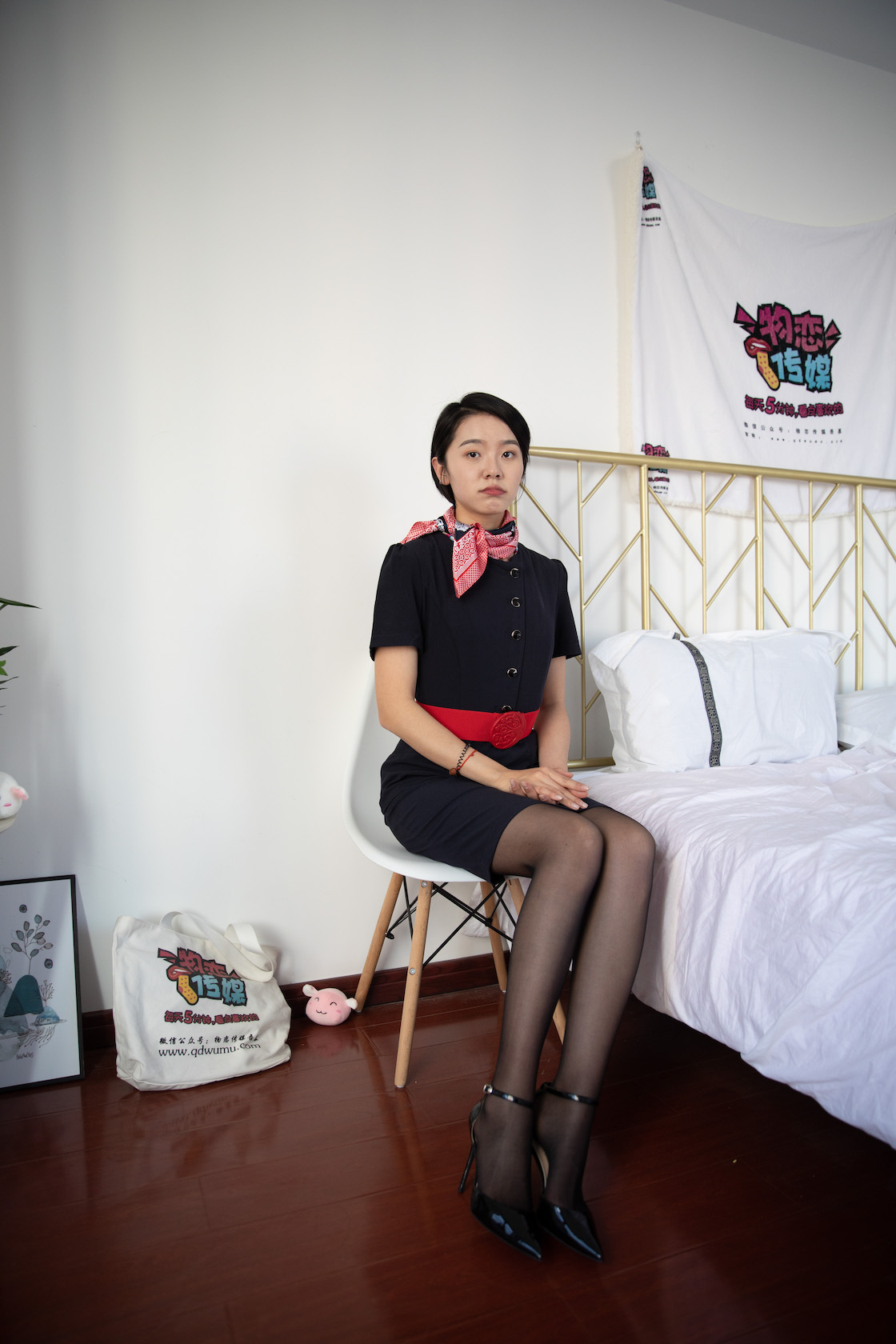 物恋传媒 - NO.926期 《小飞》 东航制服，黑丝