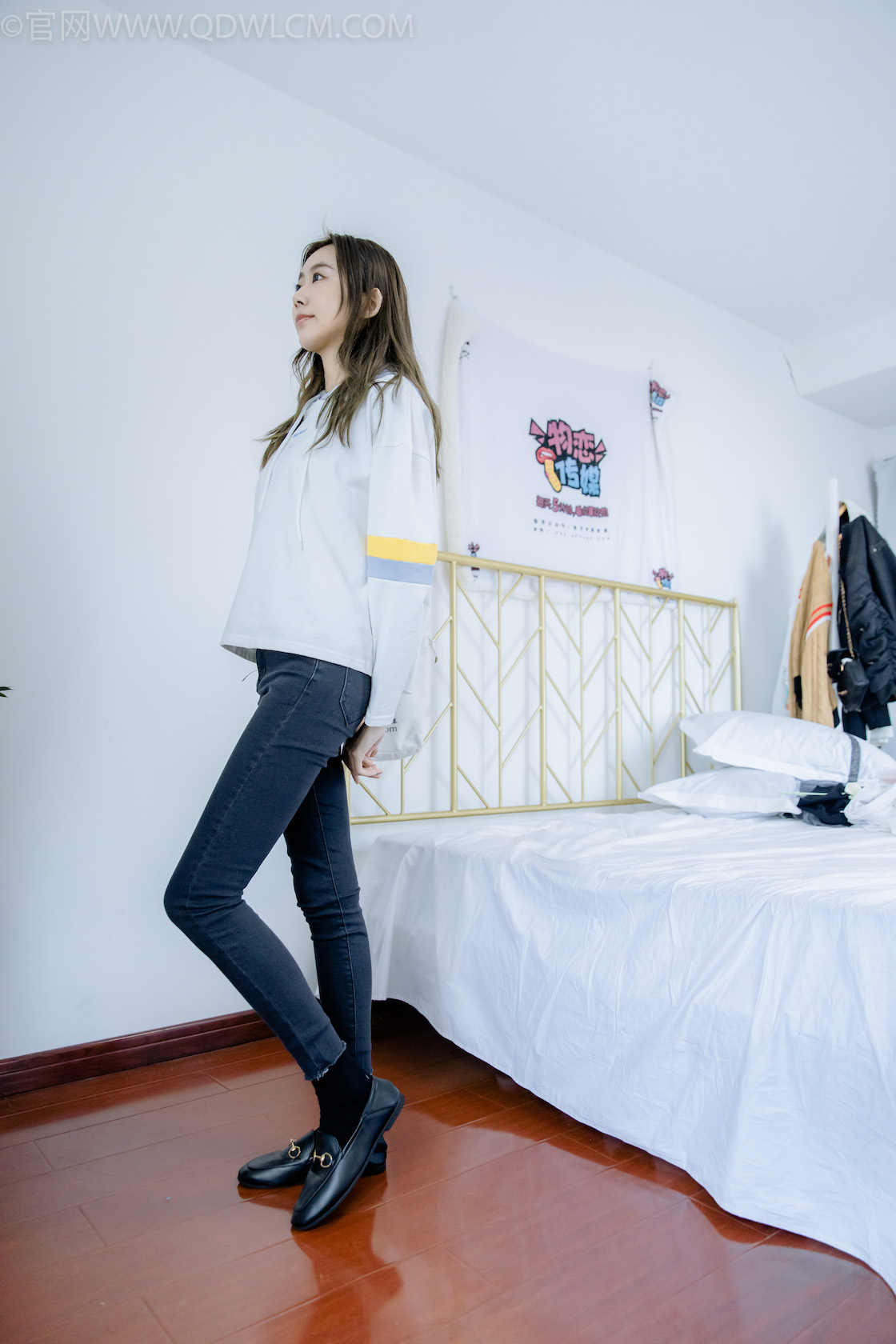 资讯|物恋传媒 &#8211; NO.970期 《小鹿》 皮鞋，黑色棉袜，裸足