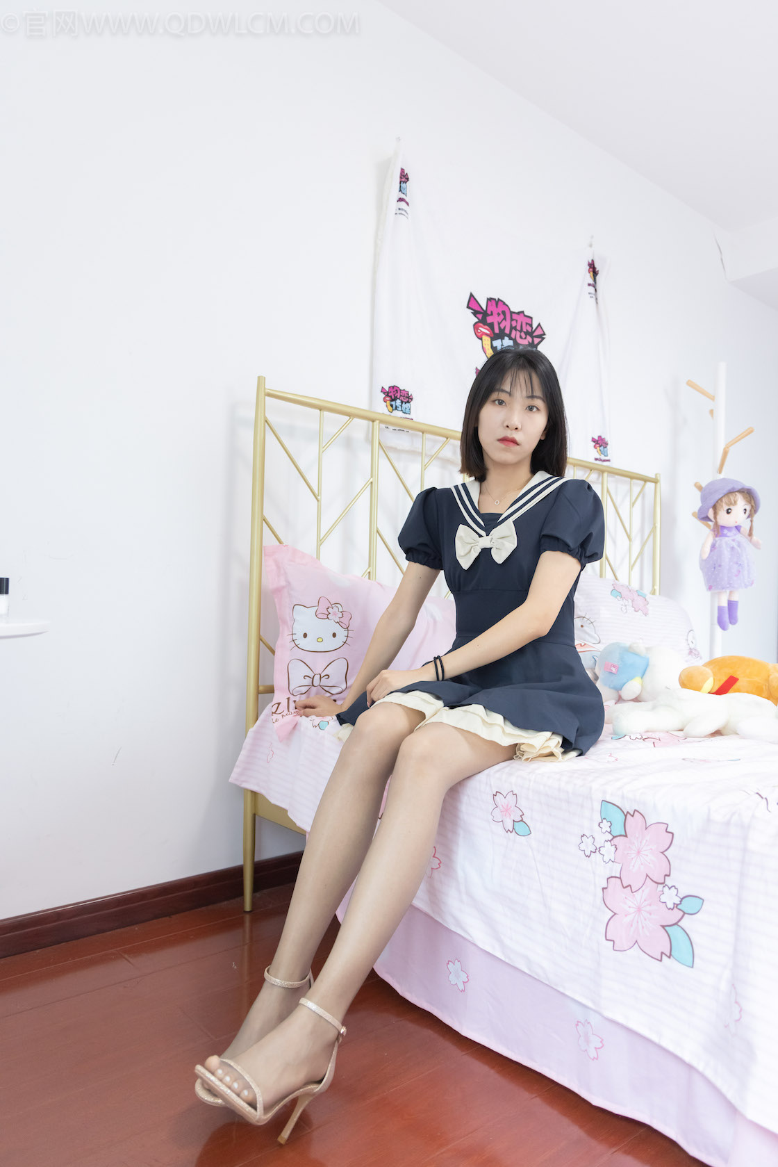 资讯|物恋传媒 &#8211; NO.963期 《elise》 高跟凉鞋，油亮灰丝