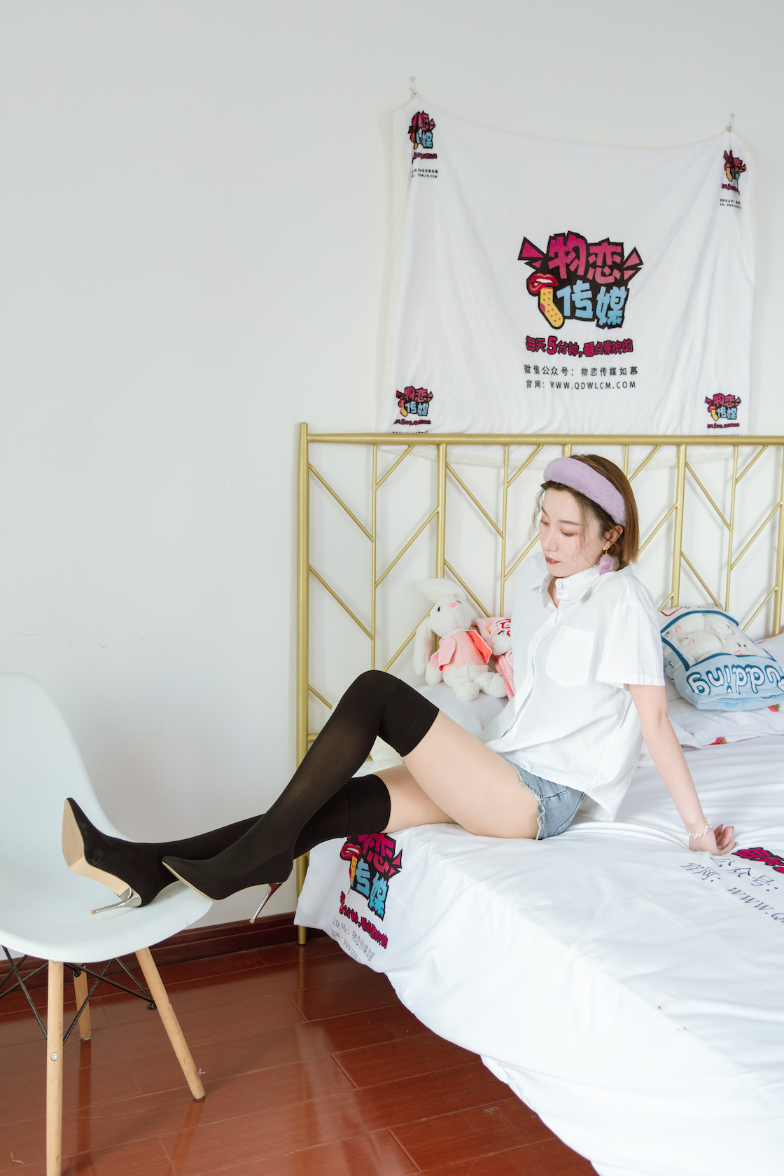 资讯|物恋传媒 &#8211; NO.989期 《七七》 高跟长靴，肉丝