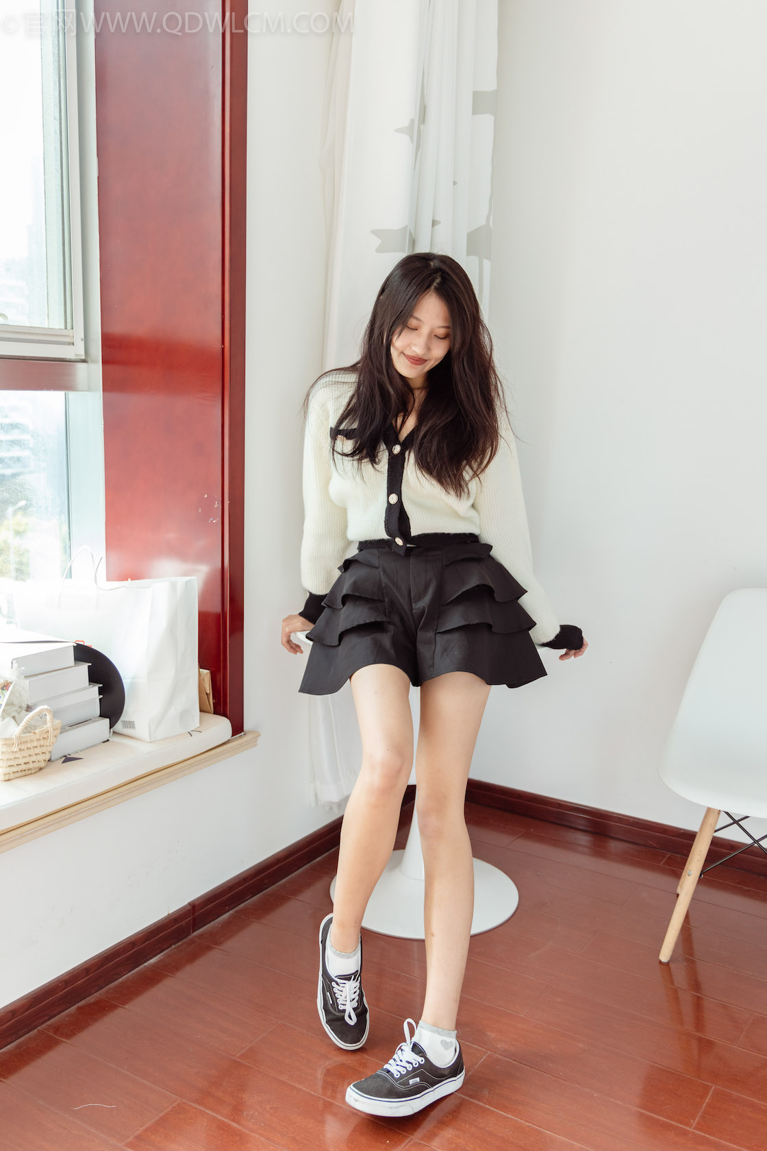 资讯|物恋传媒 &#8211; NO.988期 《小桃》 帆布鞋，白色短棉袜，裸足