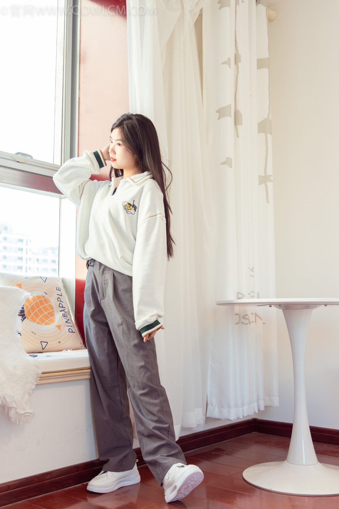 资讯|物恋传媒 &#8211; NO.1085期 《米米》 运动鞋，白棉袜，裸足