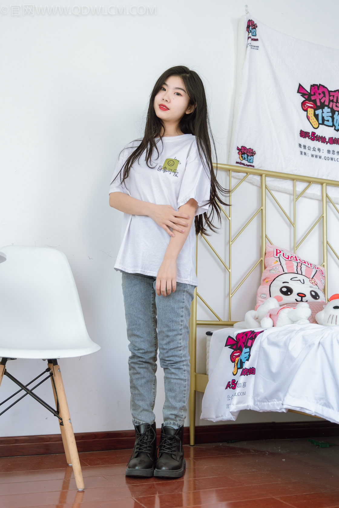 资讯|物恋传媒 &#8211; NO.1103期 《米米》 马丁鞋，高跟凉鞋，白棉袜，裸足