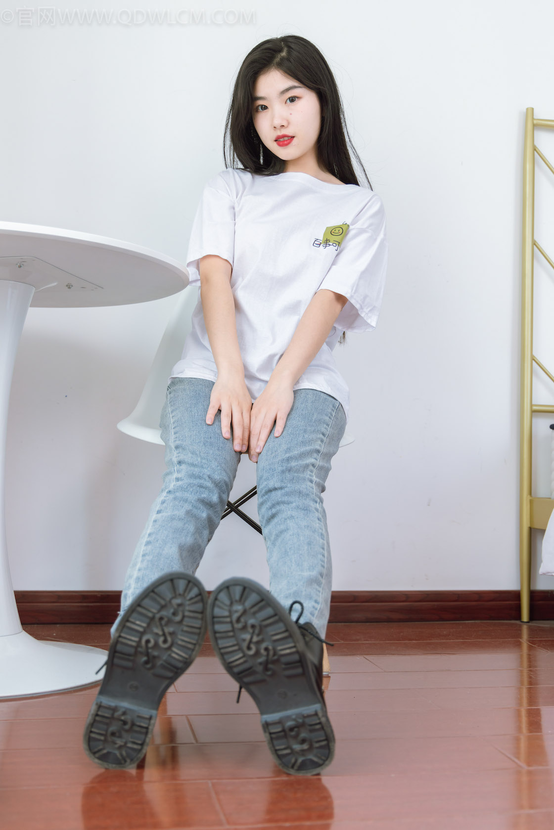 资讯|物恋传媒 &#8211; NO.1103期 《米米》 马丁鞋，高跟凉鞋，白棉袜，裸足