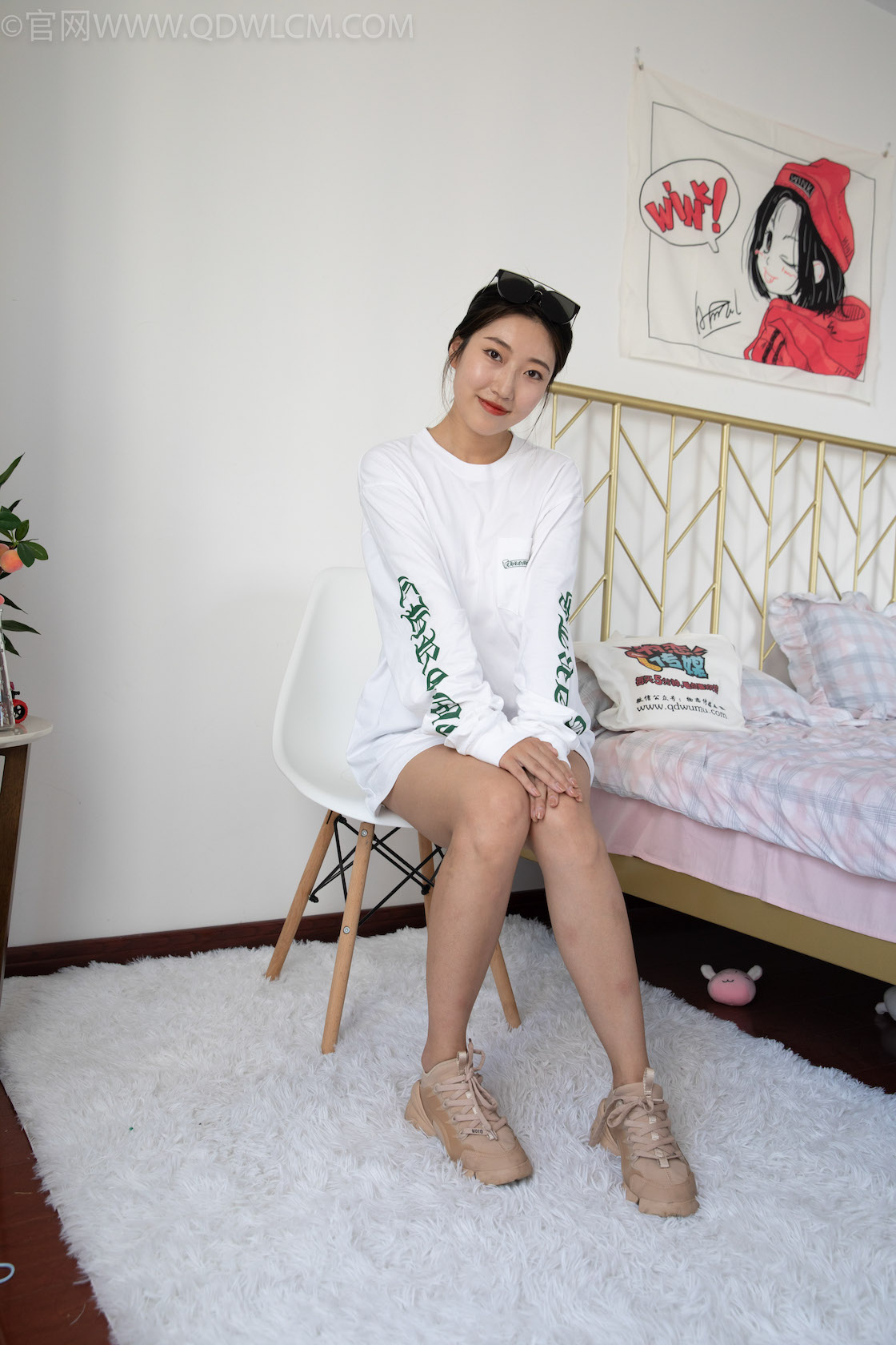 资讯|物恋传媒 &#8211; NO.1197期 《雅梦》 运动鞋，灰色棉袜，裸足