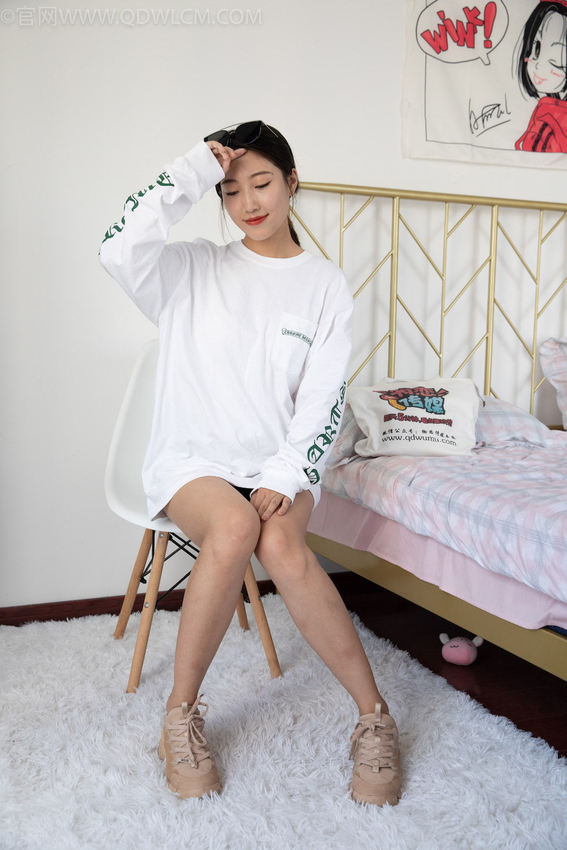 资讯|物恋传媒 &#8211; NO.1197期 《雅梦》 运动鞋，灰色棉袜，裸足