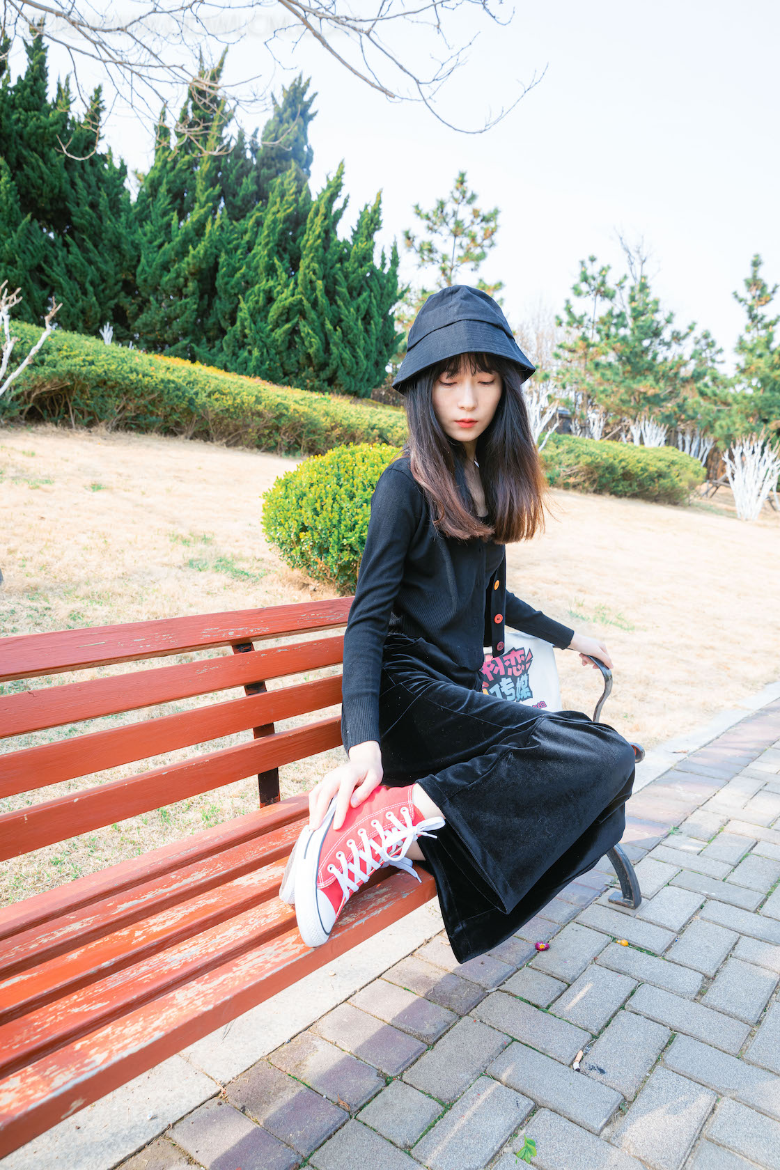 资讯|物恋传媒 &#8211; NO.1182期 《猫耳》 帆布鞋，粉色棉船袜，裸足