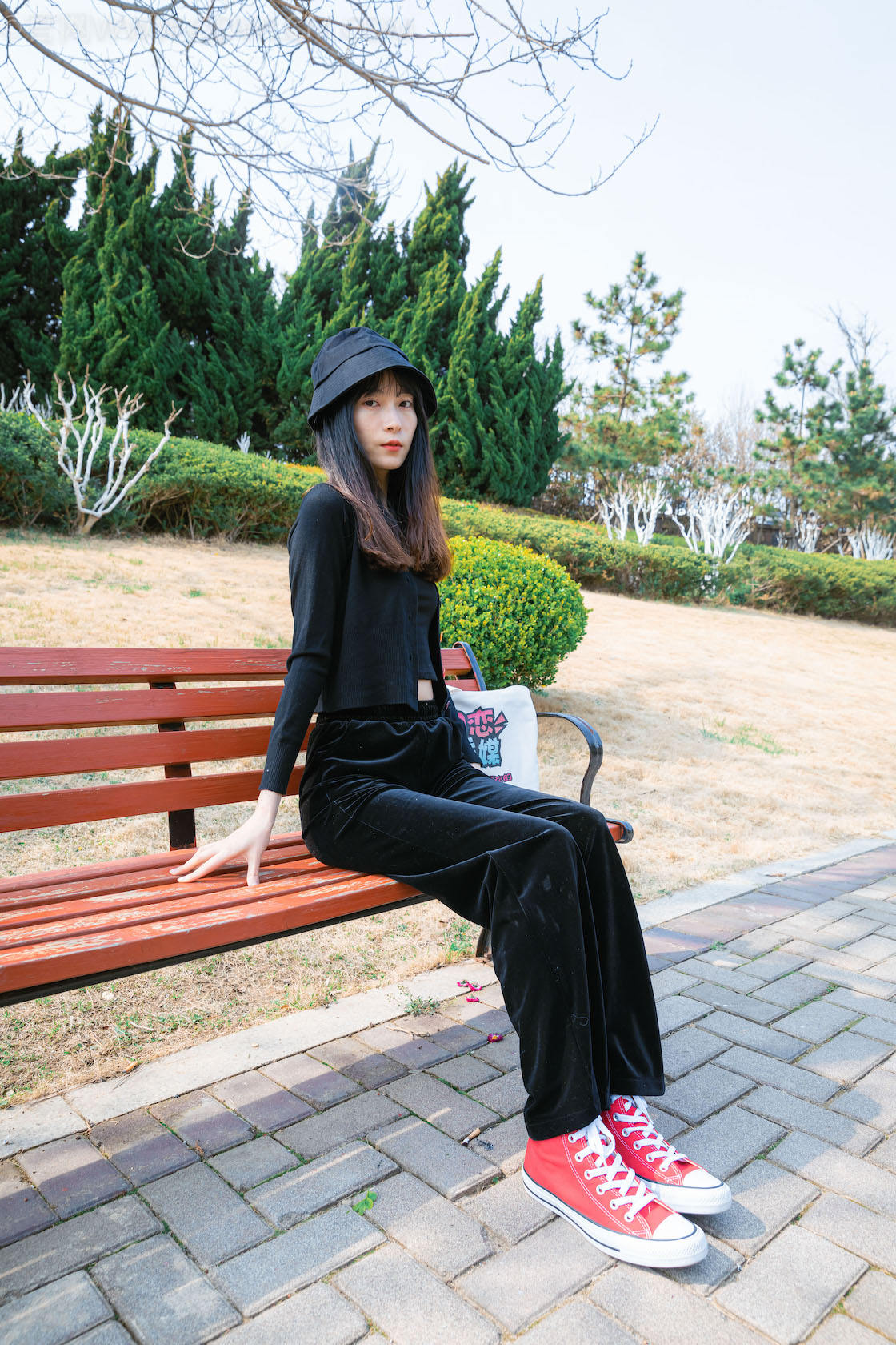 资讯|物恋传媒 &#8211; NO.1182期 《猫耳》 帆布鞋，粉色棉船袜，裸足