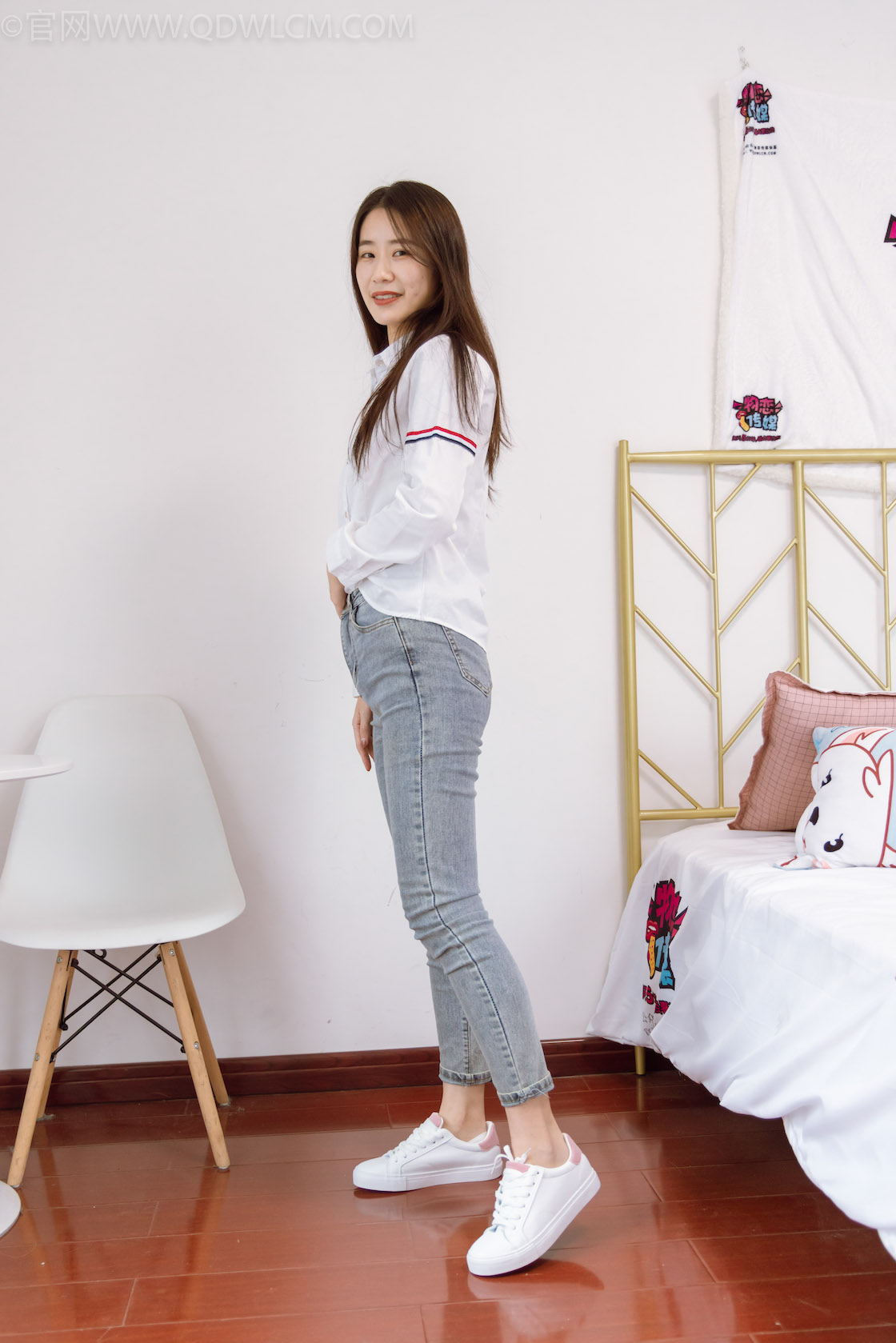 资讯|物恋传媒 &#8211; NO.1129期 《菜菜》 板鞋，白色棉船袜，裸足