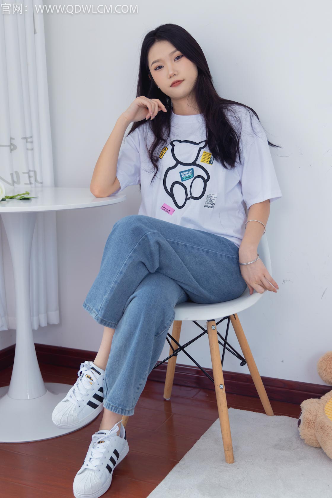 资讯|物恋传媒 &#8211; NO.1343期 《小竹》 贝壳头板鞋，白色船袜，肚子疼揉肚子剧情