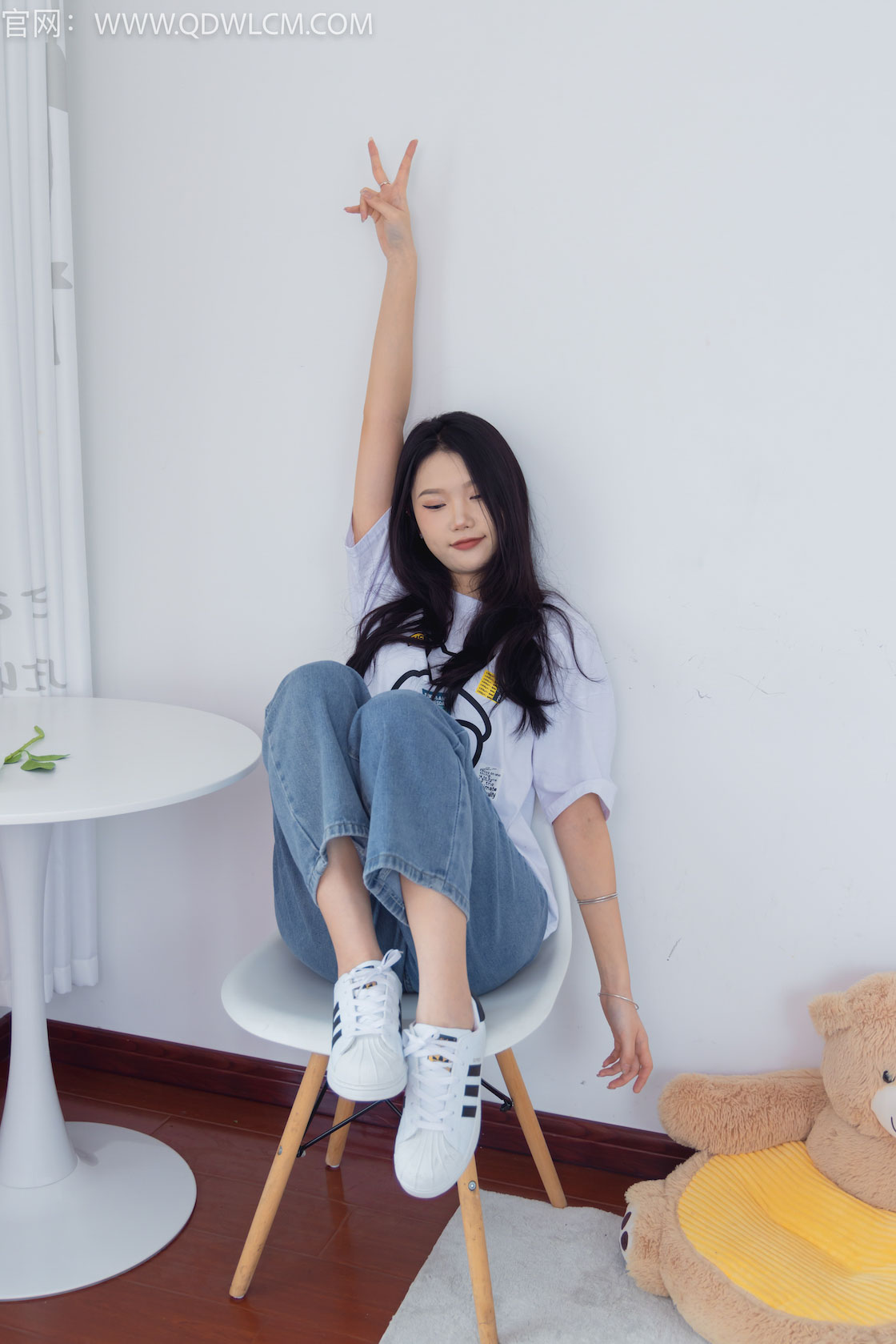 资讯|物恋传媒 &#8211; NO.1343期 《小竹》 贝壳头板鞋，白色船袜，肚子疼揉肚子剧情