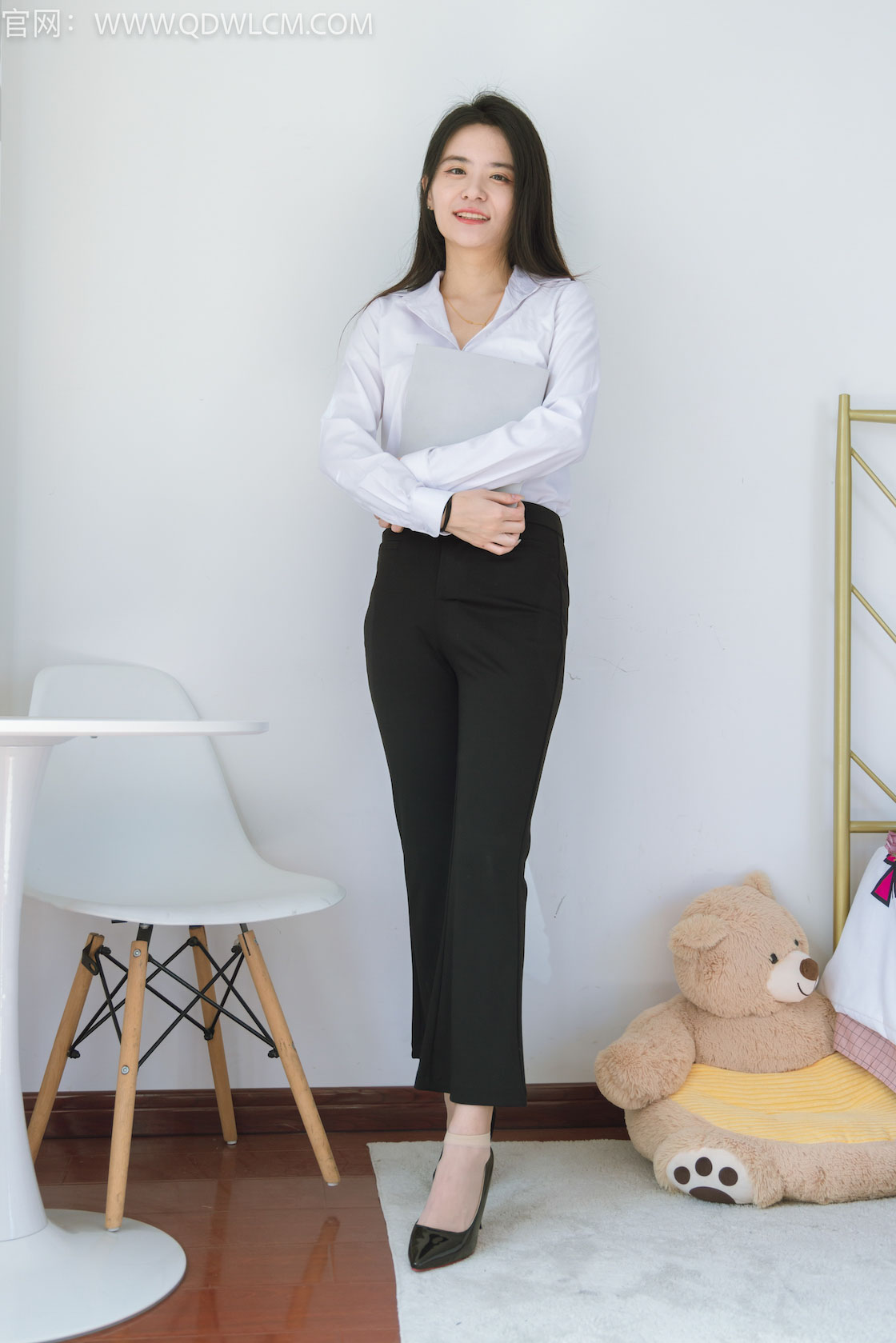 资讯|物恋传媒 &#8211; NO.1333期 《然然》 高跟鞋，短肉丝[脚尖加固款]，裸足