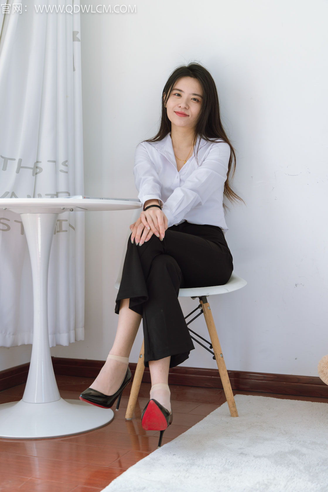 资讯|物恋传媒 &#8211; NO.1333期 《然然》 高跟鞋，短肉丝[脚尖加固款]，裸足