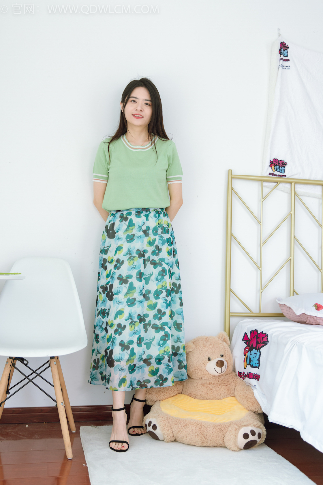 资讯|物恋传媒 &#8211; NO.1475期 《然然》 四双高跟鞋，裸足