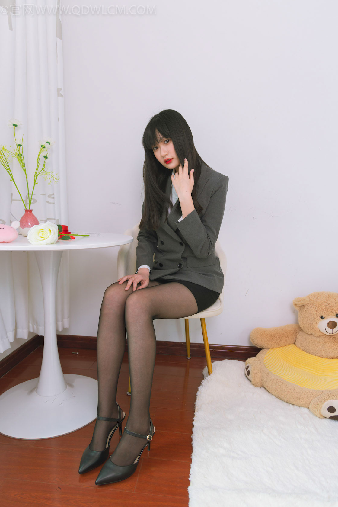 资讯|物恋传媒 &#8211; NO.1513期 《小敏》 高跟鞋，黑丝[脚尖加固款]，丝袜撕破