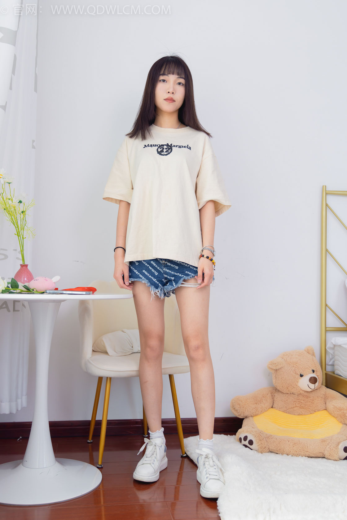 资讯|物恋传媒 &#8211; NO.1506期 《琪琪》 板鞋，白棉袜，裸足