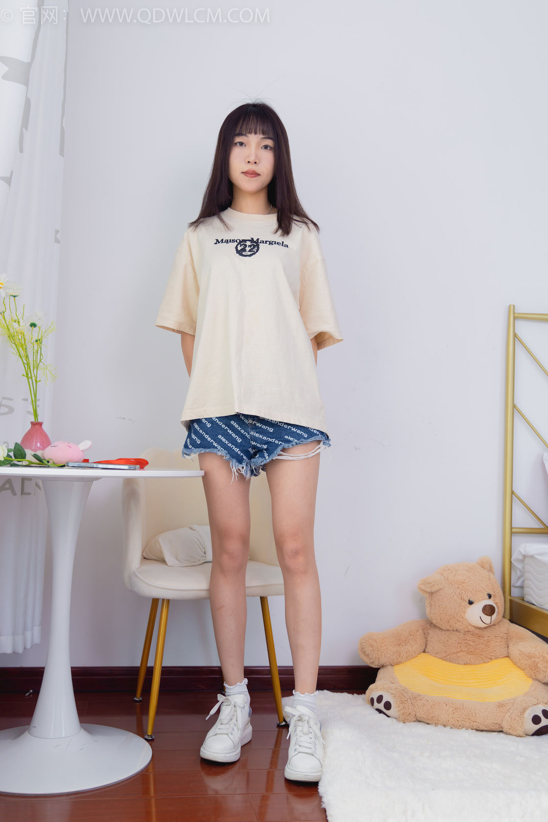 资讯|物恋传媒 &#8211; NO.1506期 《琪琪》 板鞋，白棉袜，裸足