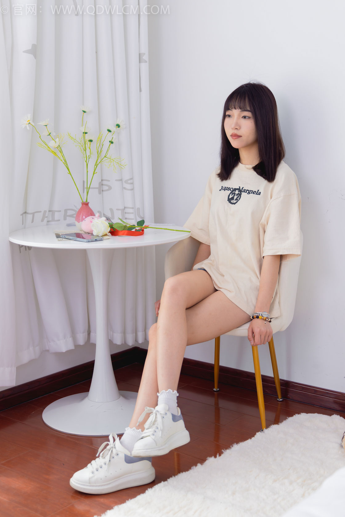 资讯|物恋传媒 &#8211; NO.1506期 《琪琪》 板鞋，白棉袜，裸足