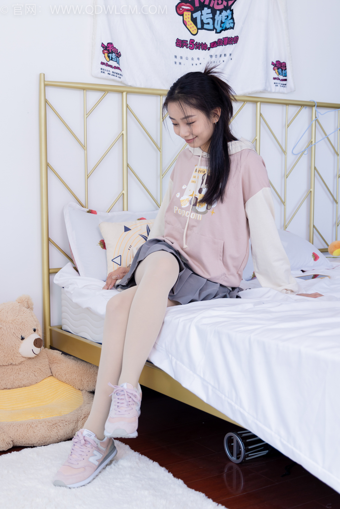 资讯|物恋传媒 &#8211; NO.1563期 《岚岚》 运动鞋，厚肉丝，脚玩手机踩包包里的小物件剧情