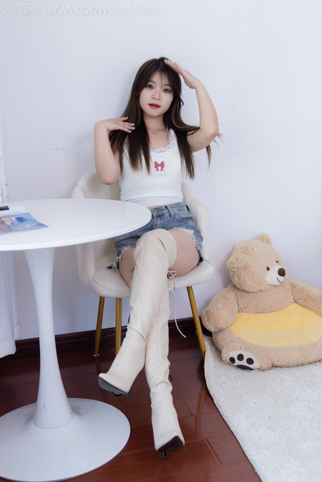 资讯|物恋传媒 &#8211; NO.1631期 《闪闪》 长靴，白棉袜，裸足[黑色指甲油]