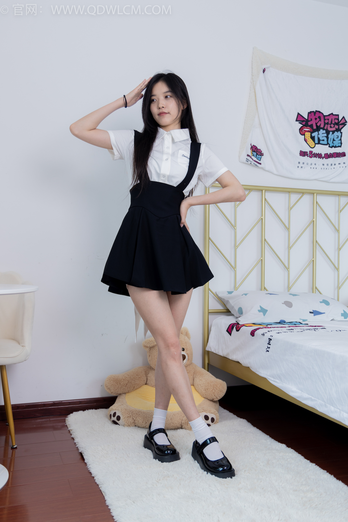 资讯|物恋传媒 &#8211; NO.1664期 《茯苓》 高跟鞋，黑皮鞋，短白丝[脚尖透明款]，白色冰冰袜