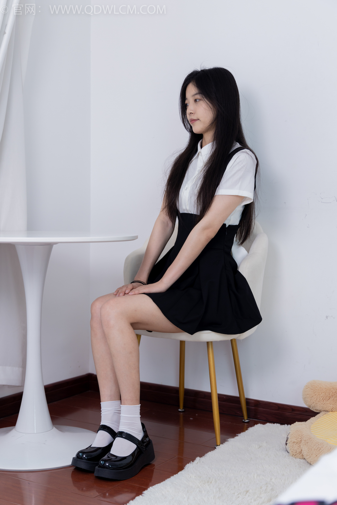 资讯|物恋传媒 &#8211; NO.1664期 《茯苓》 高跟鞋，黑皮鞋，短白丝[脚尖透明款]，白色冰冰袜
