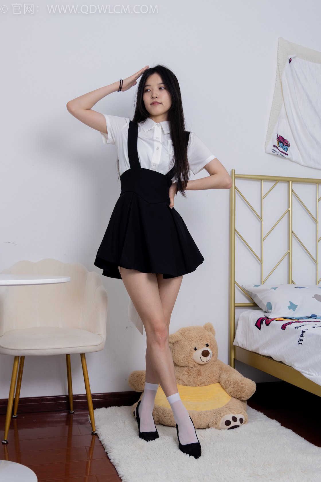 资讯|物恋传媒 &#8211; NO.1664期 《茯苓》 高跟鞋，黑皮鞋，短白丝[脚尖透明款]，白色冰冰袜