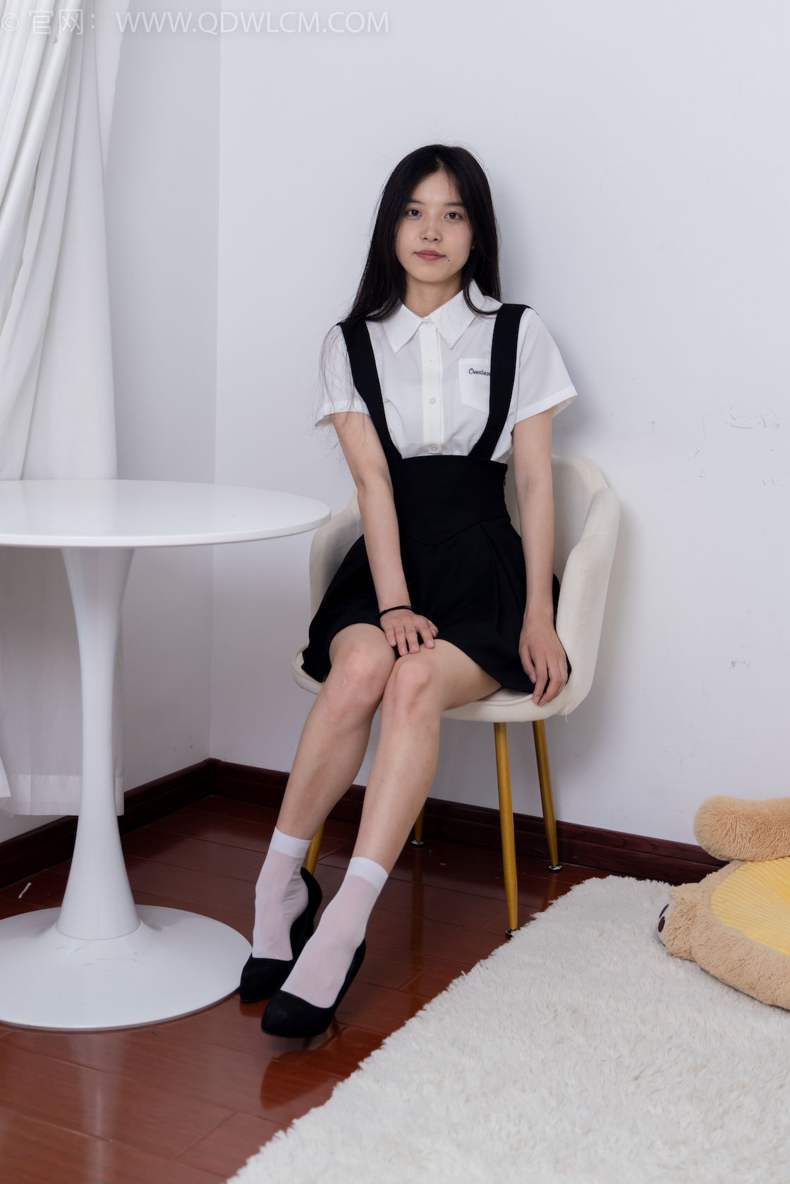 资讯|物恋传媒 &#8211; NO.1664期 《茯苓》 高跟鞋，黑皮鞋，短白丝[脚尖透明款]，白色冰冰袜