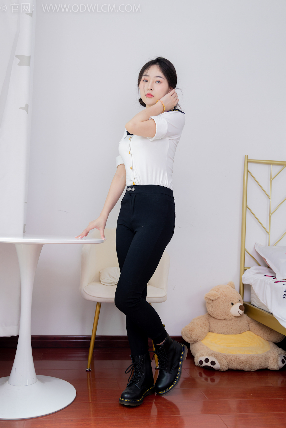 资讯|物恋传媒 &#8211; NO.1654期 《美兔》 高跟鞋，马丁靴，白棉袜，白船袜