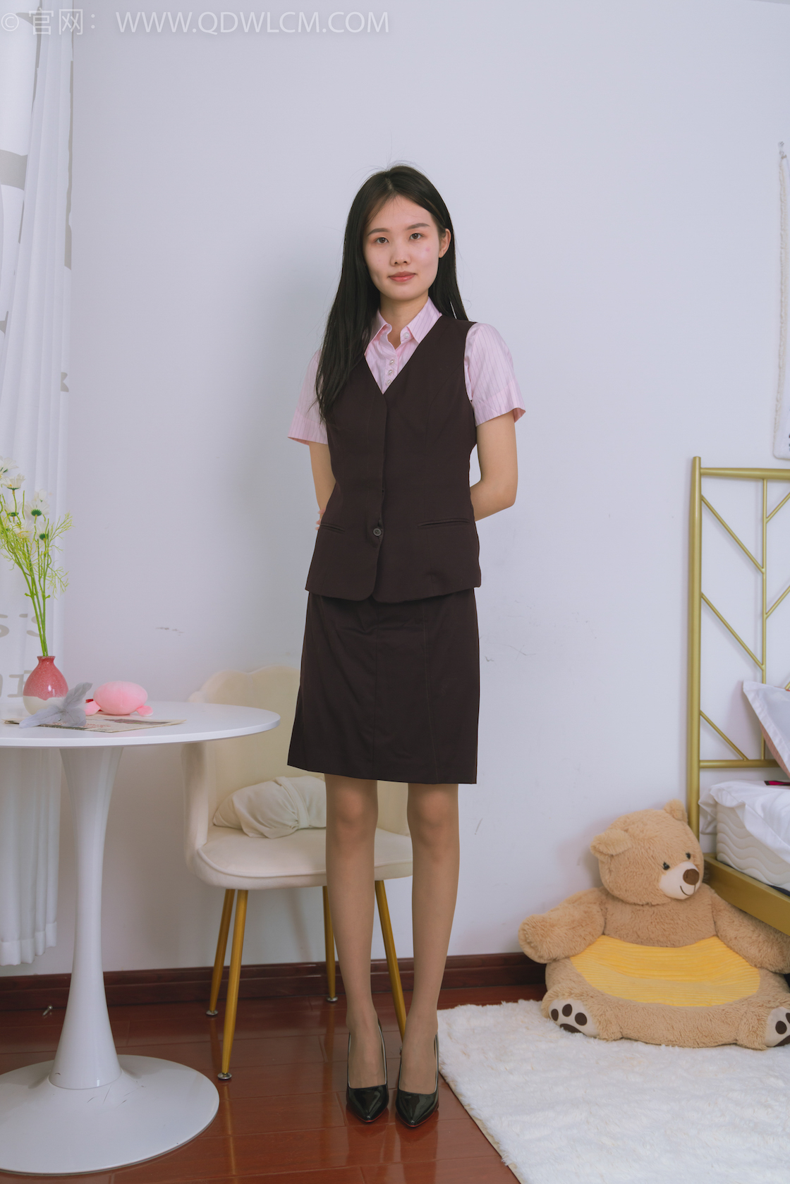 资讯|物恋传媒 &#8211; NO.1653期 《颜颜》 高跟鞋，咖啡丝[脚尖加固款]，银行制服