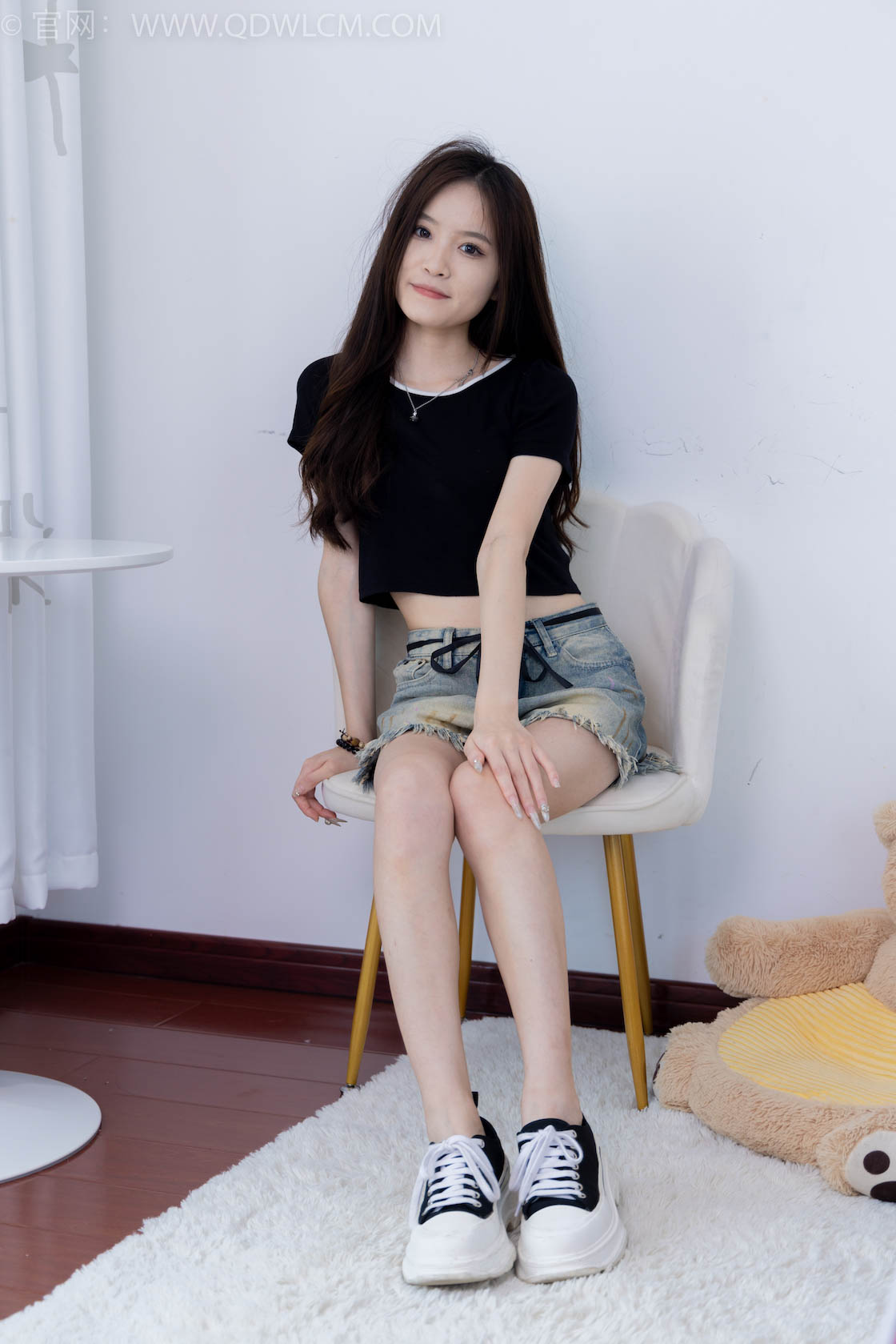 资讯|物恋传媒 &#8211; NO.1648期 《小奇》 板鞋，黑色棉船袜，裸足