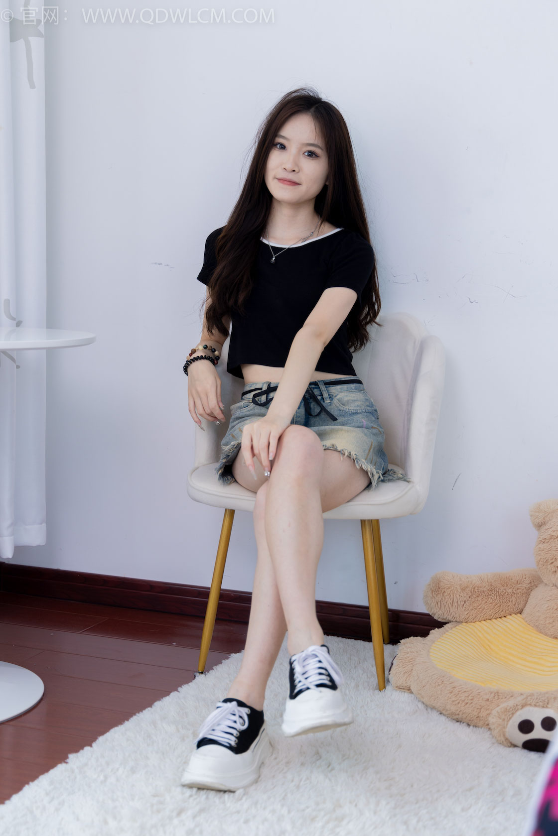 资讯|物恋传媒 &#8211; NO.1648期 《小奇》 板鞋，黑色棉船袜，裸足