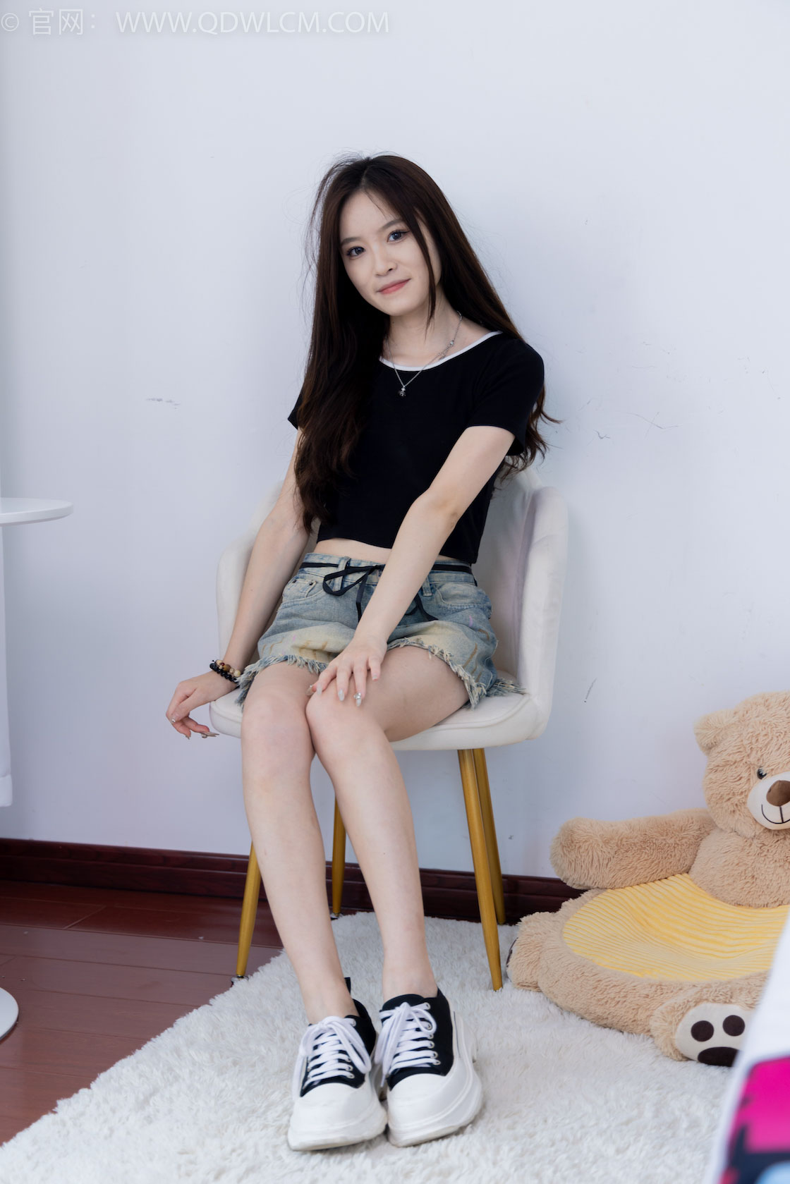 资讯|物恋传媒 &#8211; NO.1648期 《小奇》 板鞋，黑色棉船袜，裸足