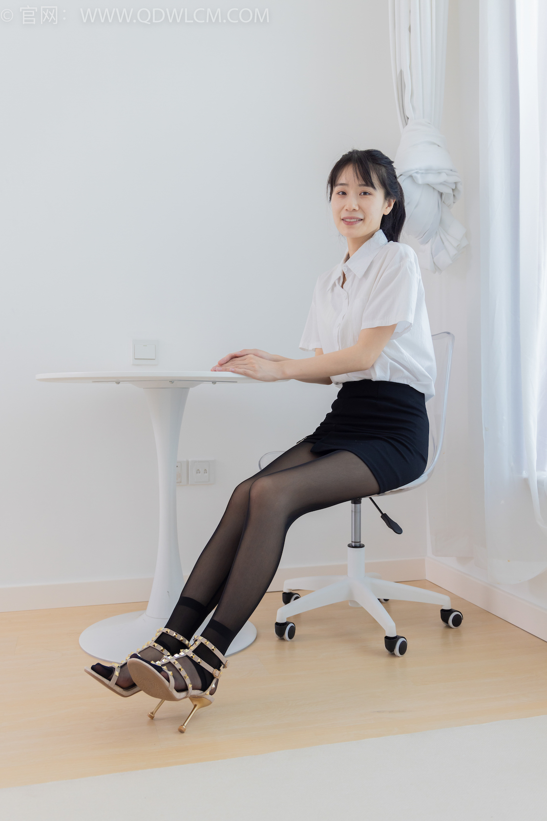 资讯|物恋传媒 &#8211; NO.1694期 《菜菜》 高跟鞋，黑丝踩脚裤，短肉丝[脚尖加固款]，短黑丝[脚尖加固款]