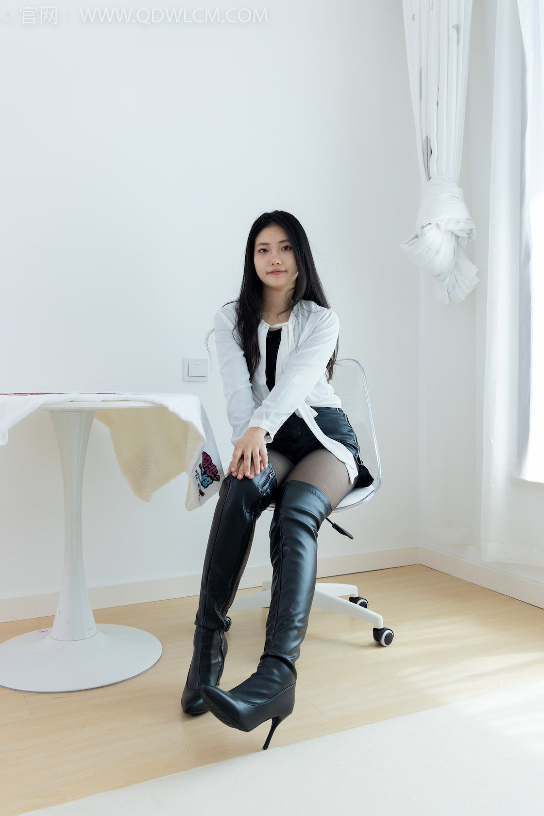 资讯|物恋传媒 &#8211; NO.1690期 《香香》 长靴，黑丝[脚尖加固款]