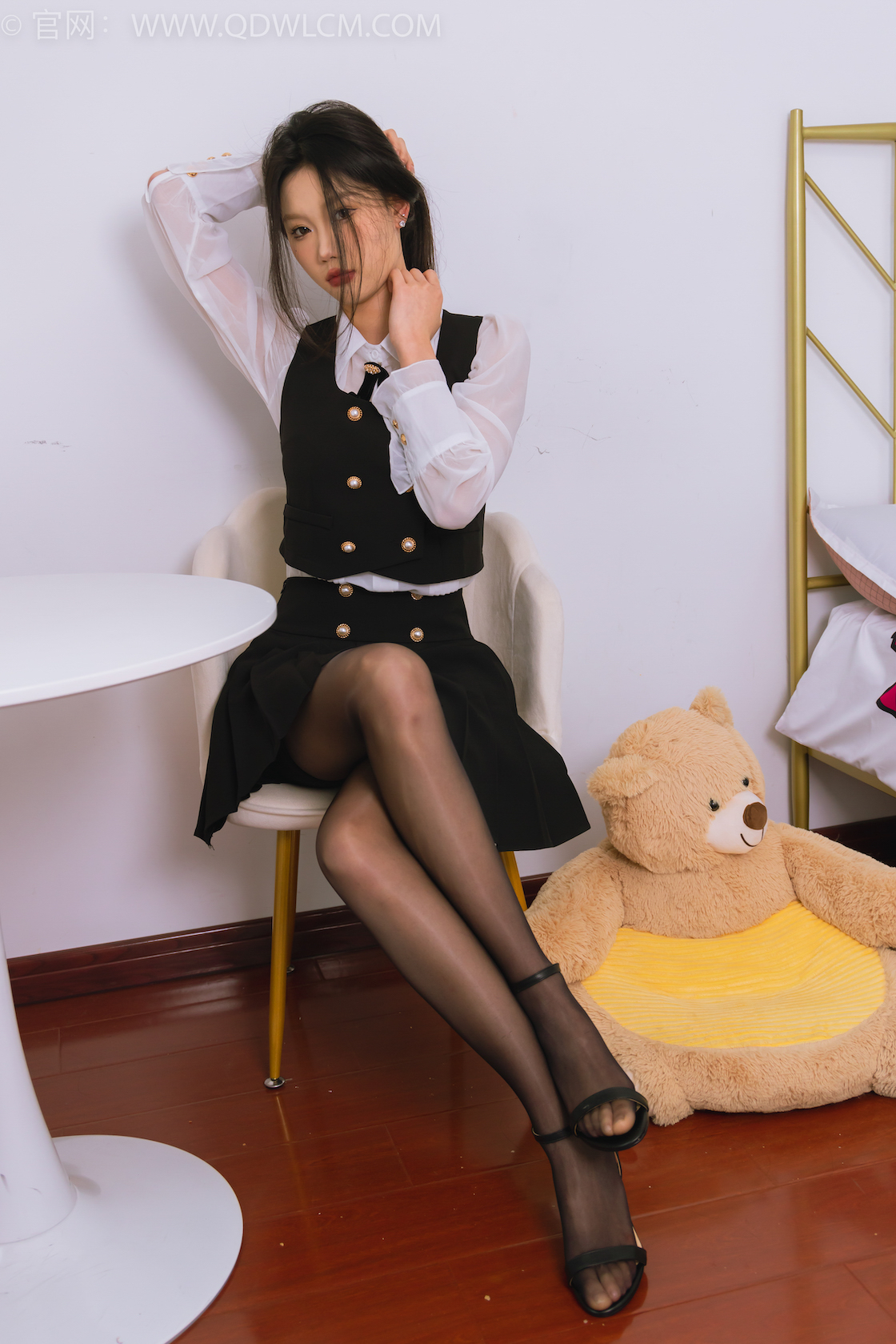 资讯|物恋传媒 &#8211; NO.1686期 《小竹》 高跟鞋，油亮黑丝[脚尖透明款]，裸足，酸奶抹裸足脚底剧情