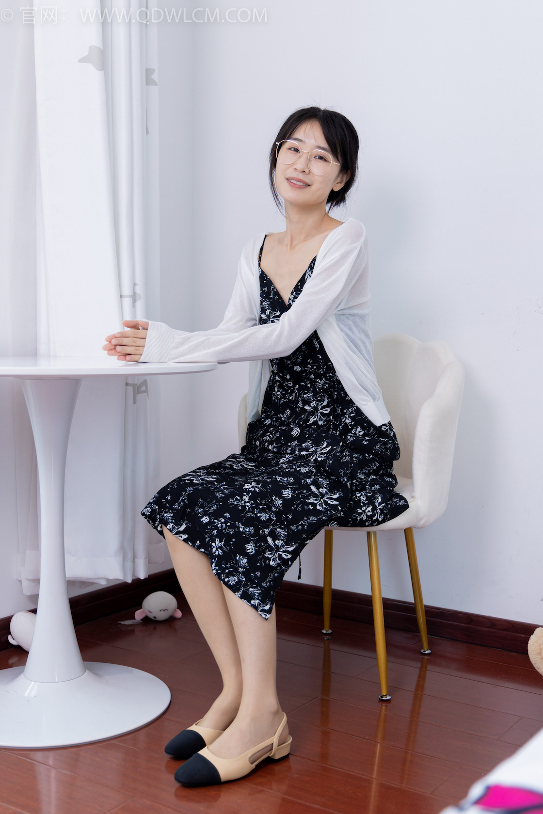 资讯|物恋传媒 &#8211; NO.1723期 《菜菜》 平底鞋，油亮肉丝[脚尖透明款]，皮筋绑脚老头乐挠脚心剧情