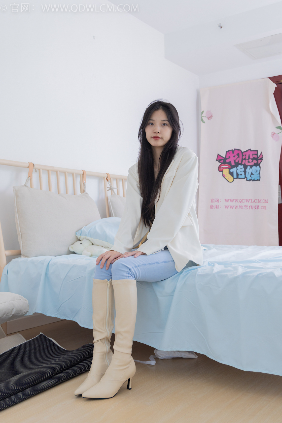 资讯|物恋传媒 &#8211; NO.1712期 《茯苓》 长靴，卡其色棉袜