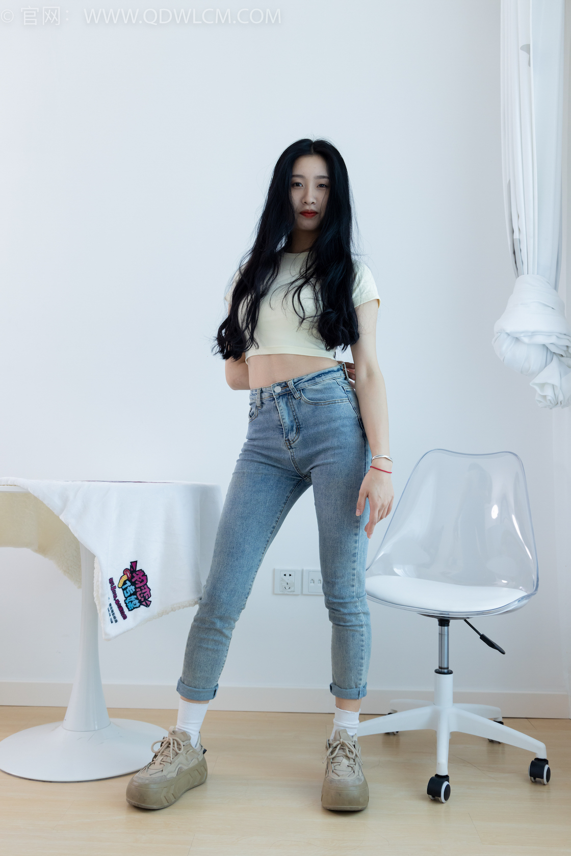 资讯|物恋传媒 &#8211; NO.1783期 《绒绒》 运动鞋，自然穿脏白棉袜[很脏]