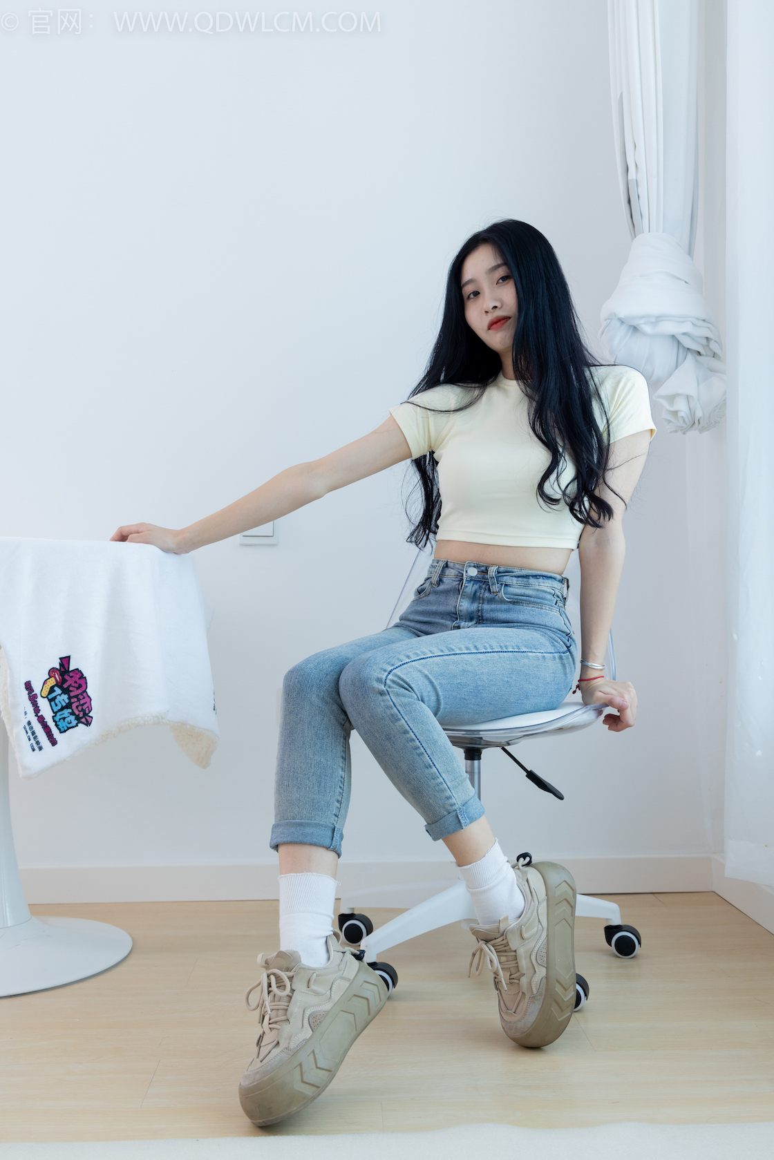 资讯|物恋传媒 &#8211; NO.1783期 《绒绒》 运动鞋，自然穿脏白棉袜[很脏]